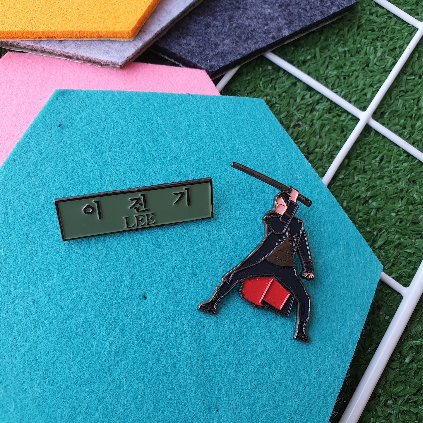 ENAMEL PIN:SHINee_Military Boys
